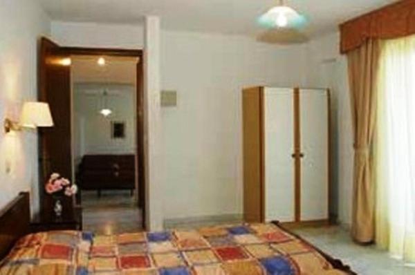 Odyssey Hotel Apartments Karpathos Exteriör bild